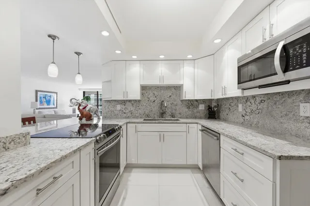 $1,159,000 | 3250 South Ocean Boulevard, Unit 401S, Palm Beach, FL 33480