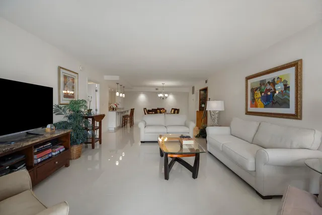 $1,159,000 | 3250 South Ocean Boulevard, Unit 401S, Palm Beach, FL 33480