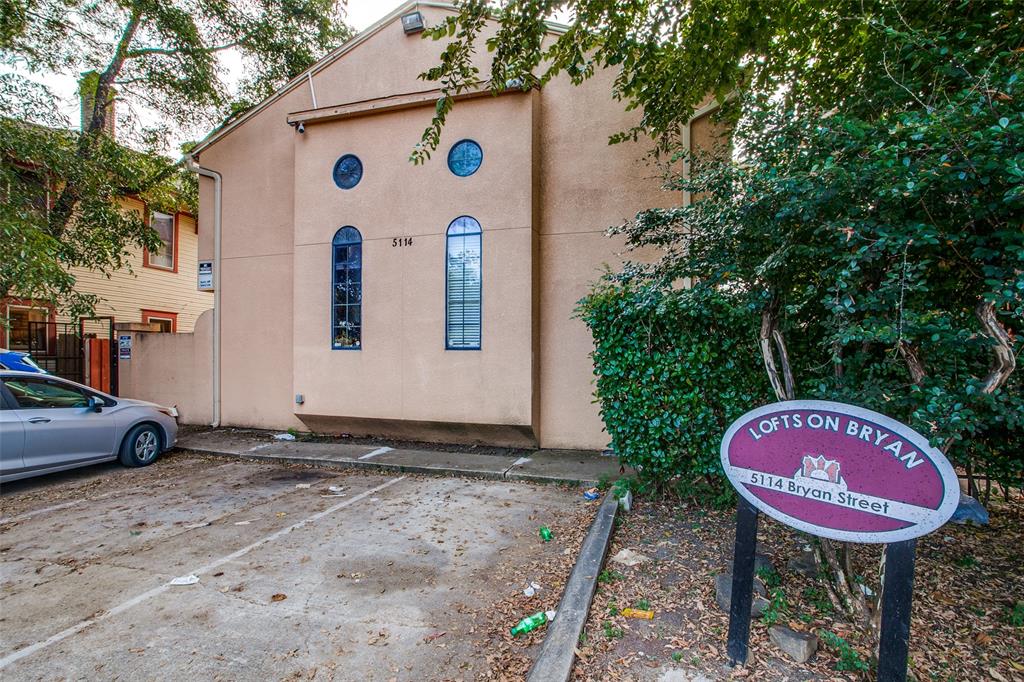 5114 Bryan Street, Unit 3 Dallas, TX 75206 - Photo 2 of 22 a view of a house with backyard