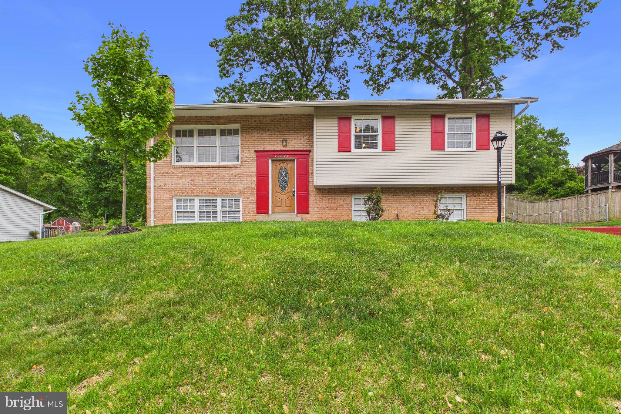 13235 Sturbridge Road Woodbridge, VA 22192 - Photo 23 of 53 Charming split-level home with curb appeal.