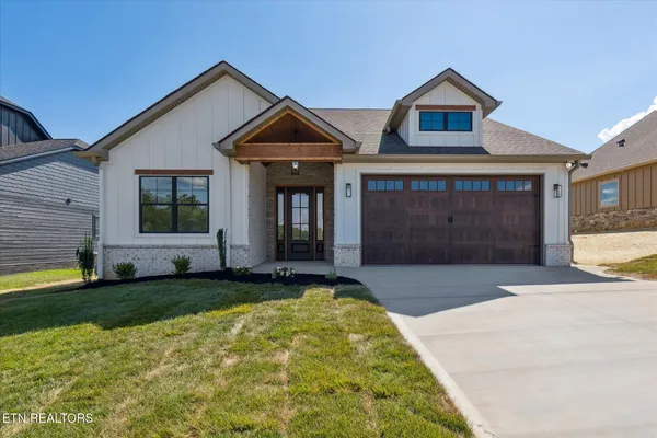 $426,800 | 3017 Bridgewater Boulevard, Morristown, TN 37814