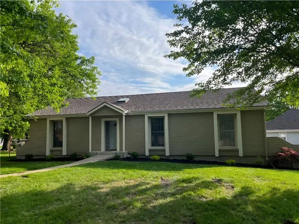 $469,900 | 10595 Bradshaw Street, Lenexa, KS 66215