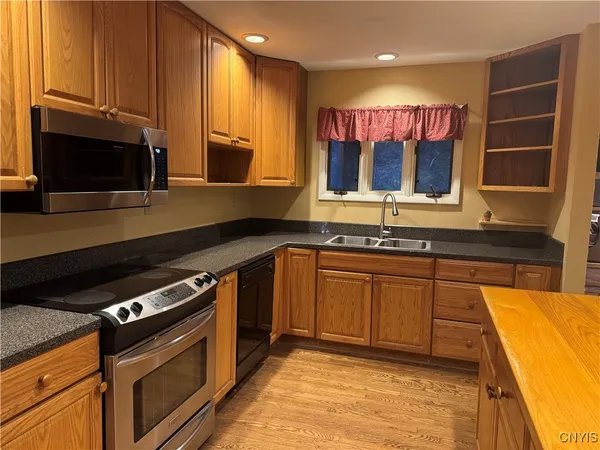 $389,000 | 10 East Lake Road, Hamilton, NY 13346