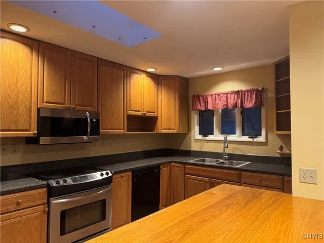 $375,000 | 10 East Lake Road, Hamilton, NY 13346