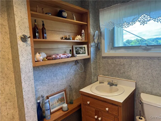 $375,000 | 10 East Lake Road, Hamilton, NY 13346