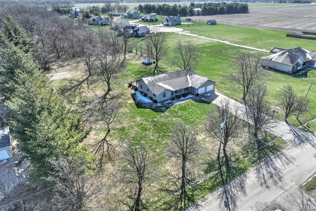 3198 Kathy Court Decatur, IL 62521 - Photo 3 of 40