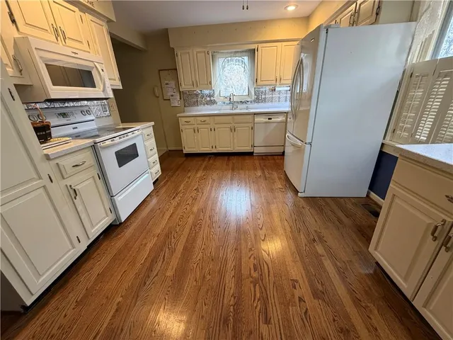 $275,000 | 800 Manor Road, Independence, MO 64055