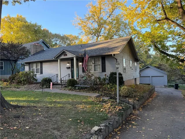 $275,000 | 800 Manor Road, Independence, MO 64055