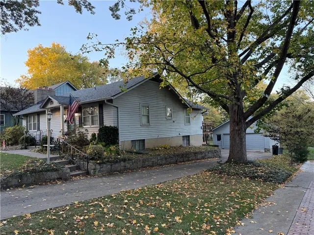 $275,000 | 800 Manor Road, Independence, MO 64055