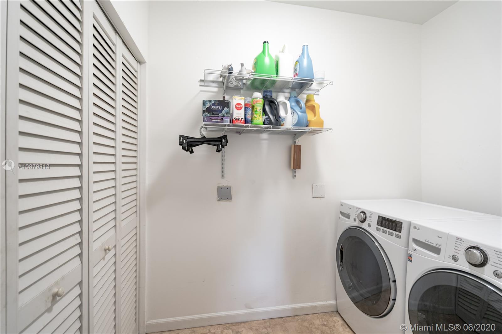 2065 Northeast 121st Road North Miami, FL 33181 - Photo 16 of 25 Gallery Image 16