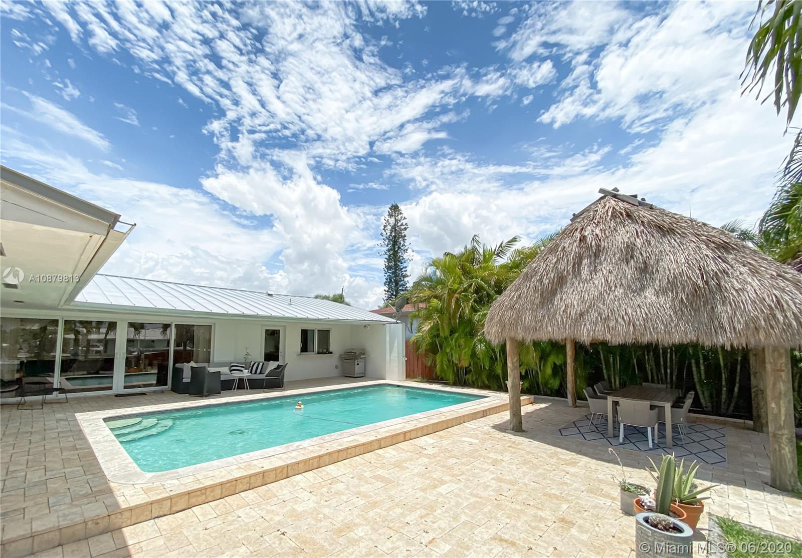 2065 Northeast 121st Road North Miami, FL 33181 - Photo 18 of 25 Gallery Image 18
