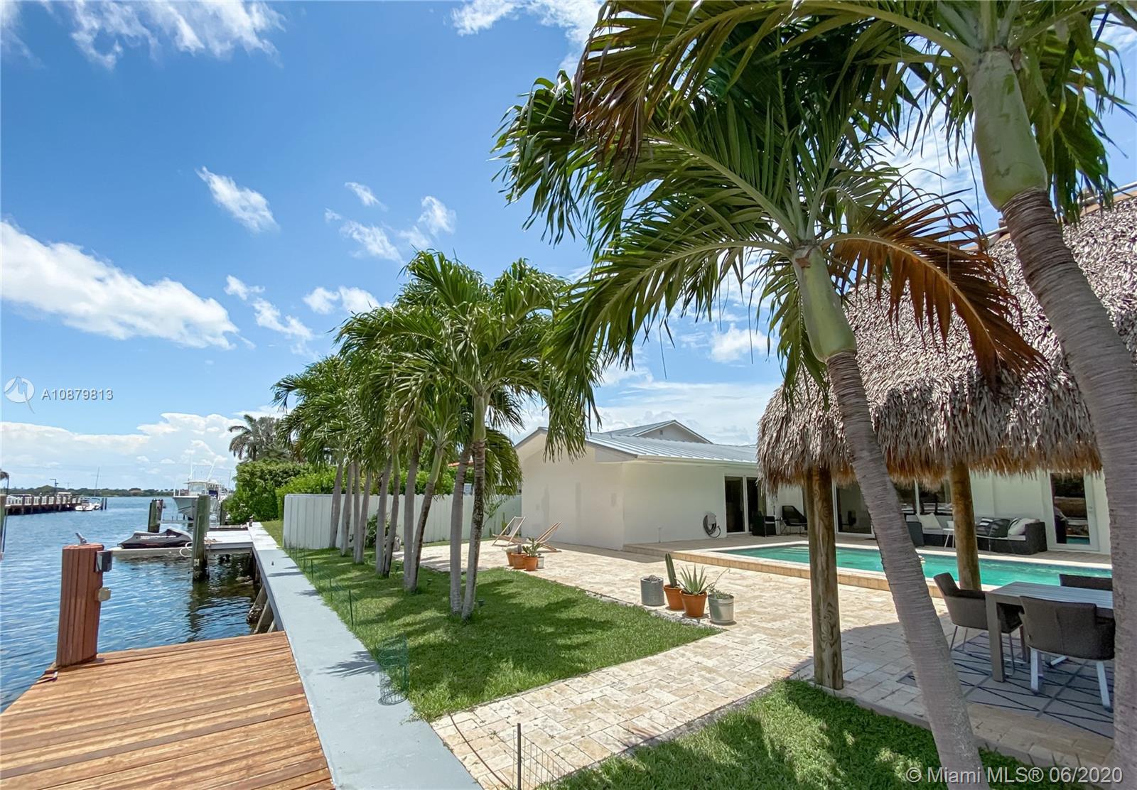 2065 Northeast 121st Road North Miami, FL 33181 - Photo 2 of 25 Gallery Image 2