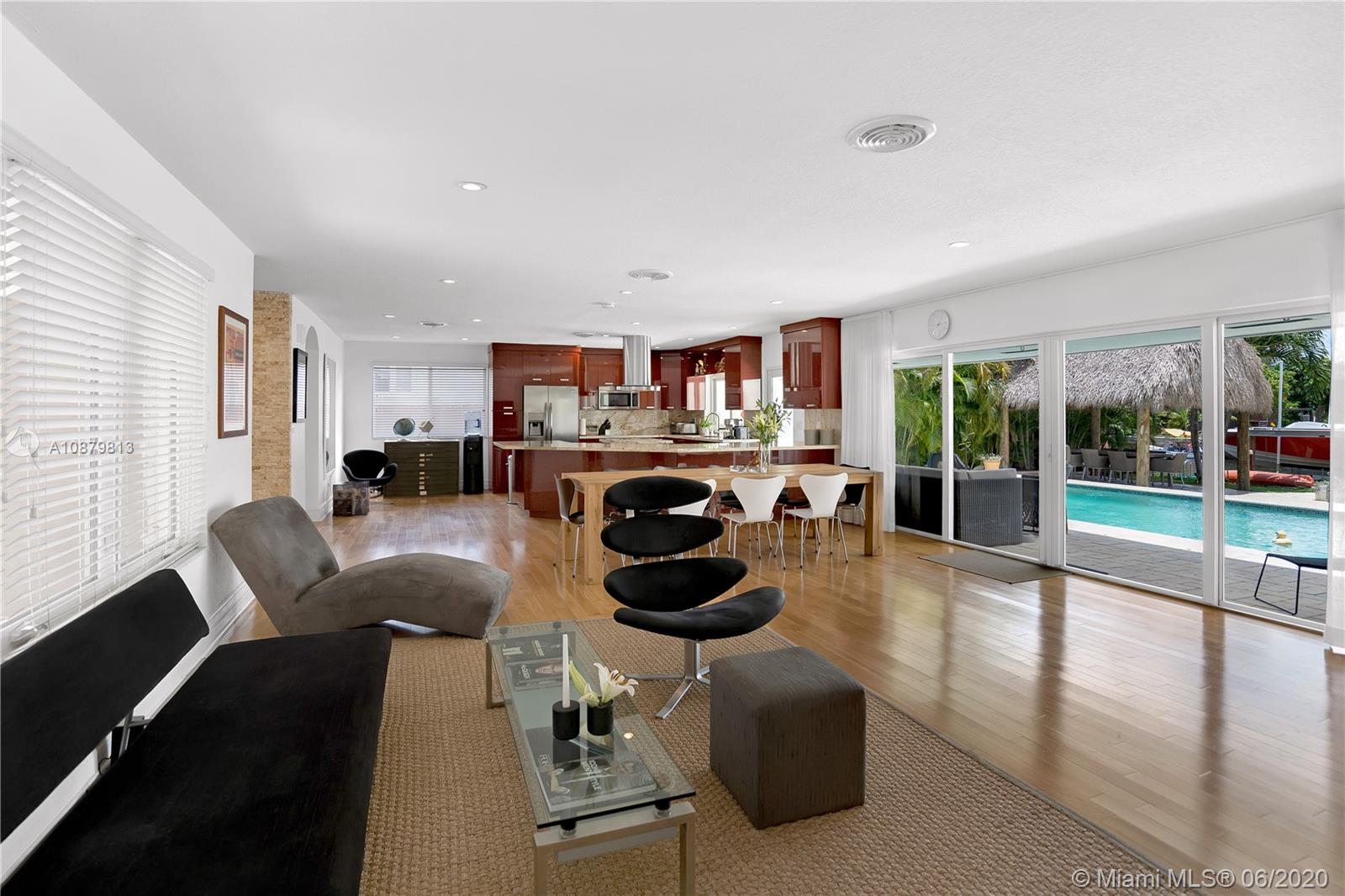 2065 Northeast 121st Road North Miami, FL 33181 - Photo 8 of 25 Gallery Image 8