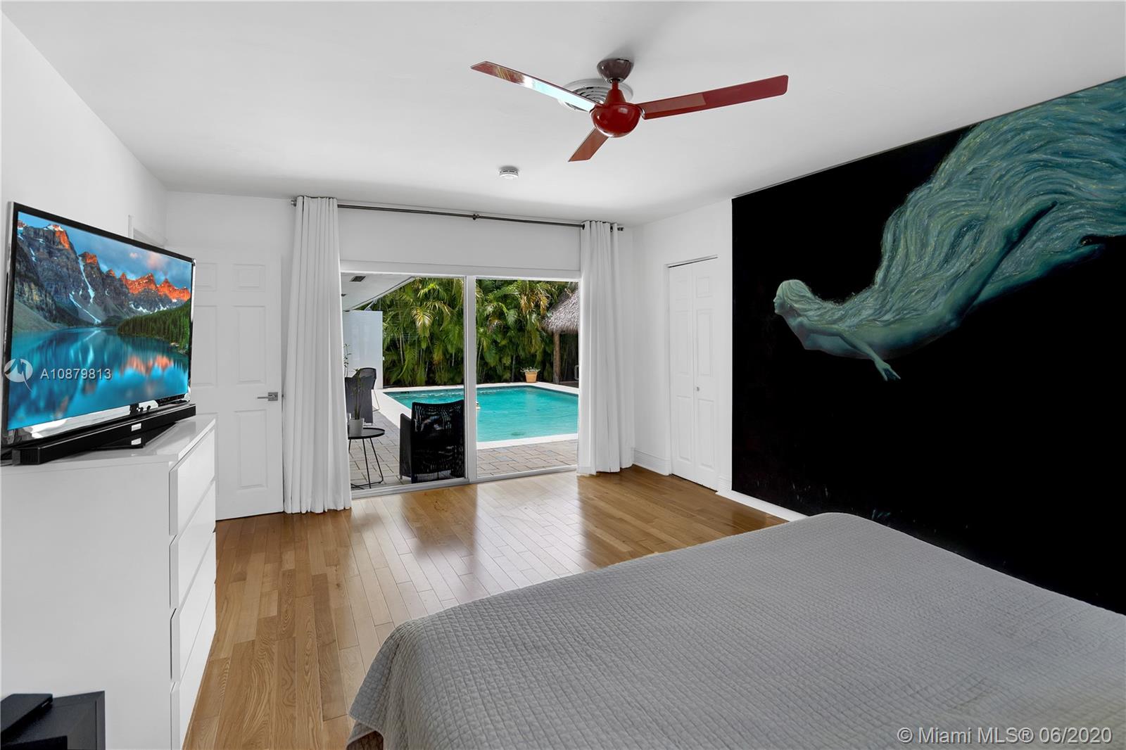 2065 Northeast 121st Road North Miami, FL 33181 - Photo 10 of 25 Gallery Image 10