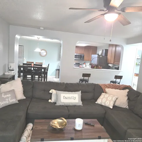 $261,900 | 10015 Del Lago Court, San Antonio, TX 78245