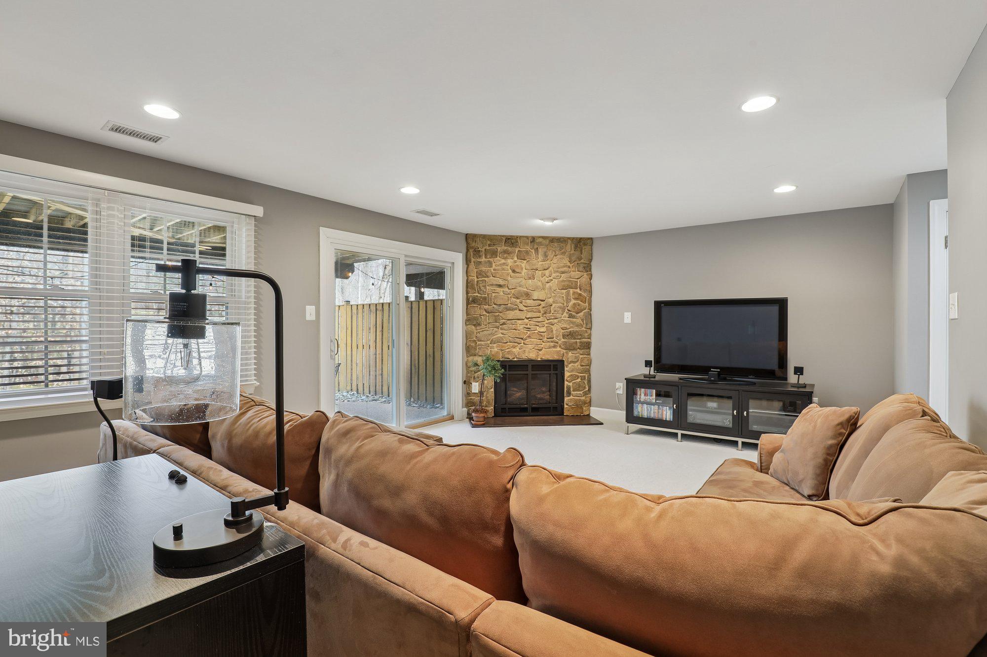 8019 Galla Knoll Circle Springfield, VA 22153 - Photo 41 of 52 Family Room