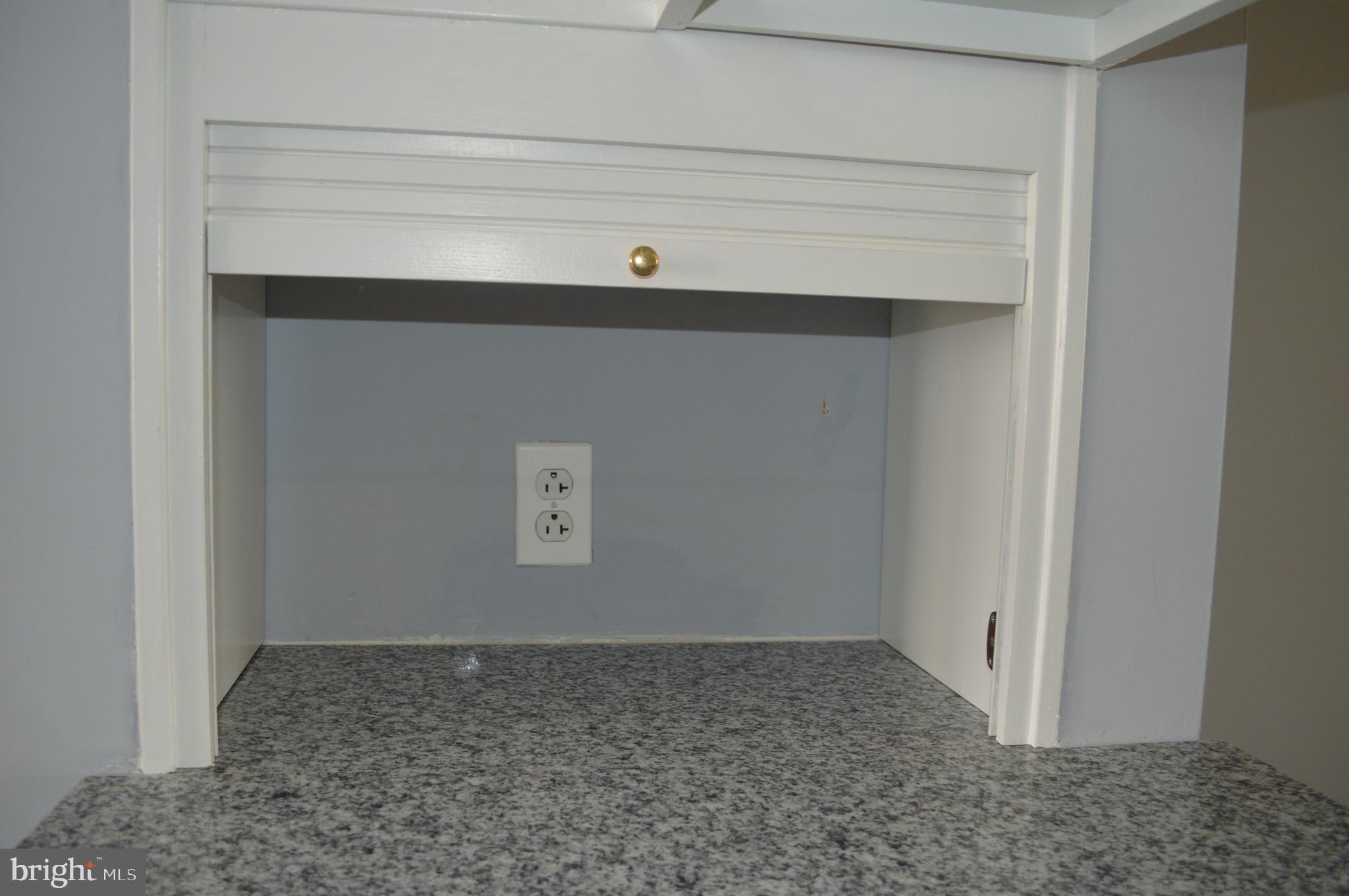8102 Del Haven Road Dundalk, MD 21222 - Photo 14 of 39 Gallery Image 14