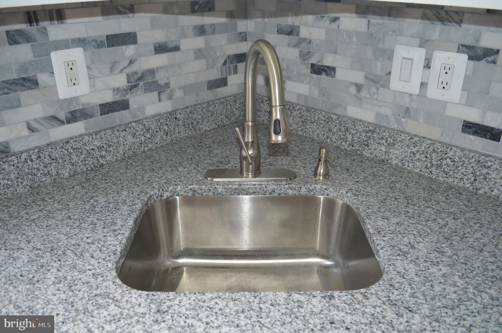 8102 Del Haven Road Dundalk, MD 21222 - Photo 10 of 39 Gallery Image 10