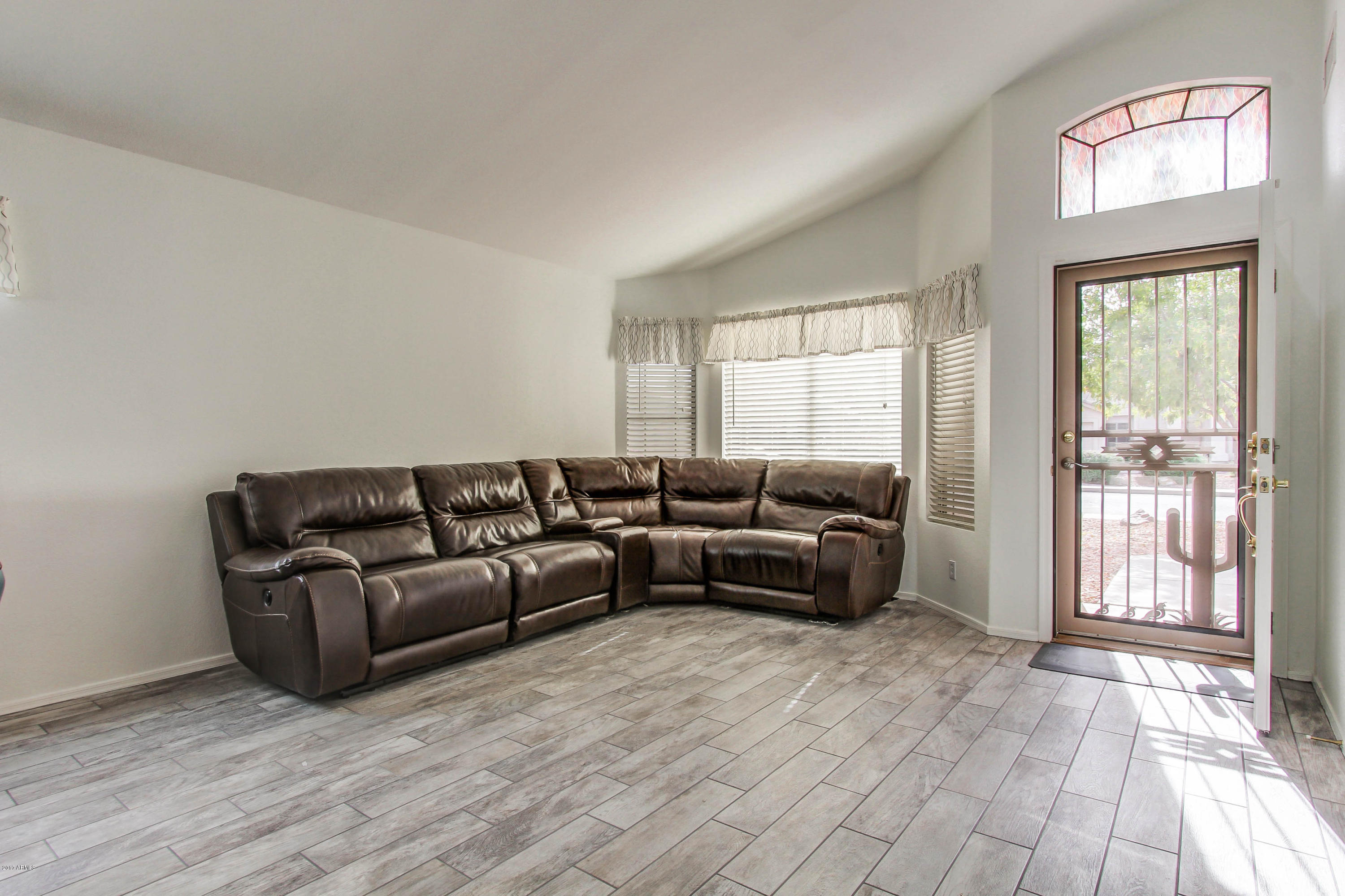 2248 East Stephens Road Gilbert, AZ 85296 - Photo 4 of 25 004_Living Room