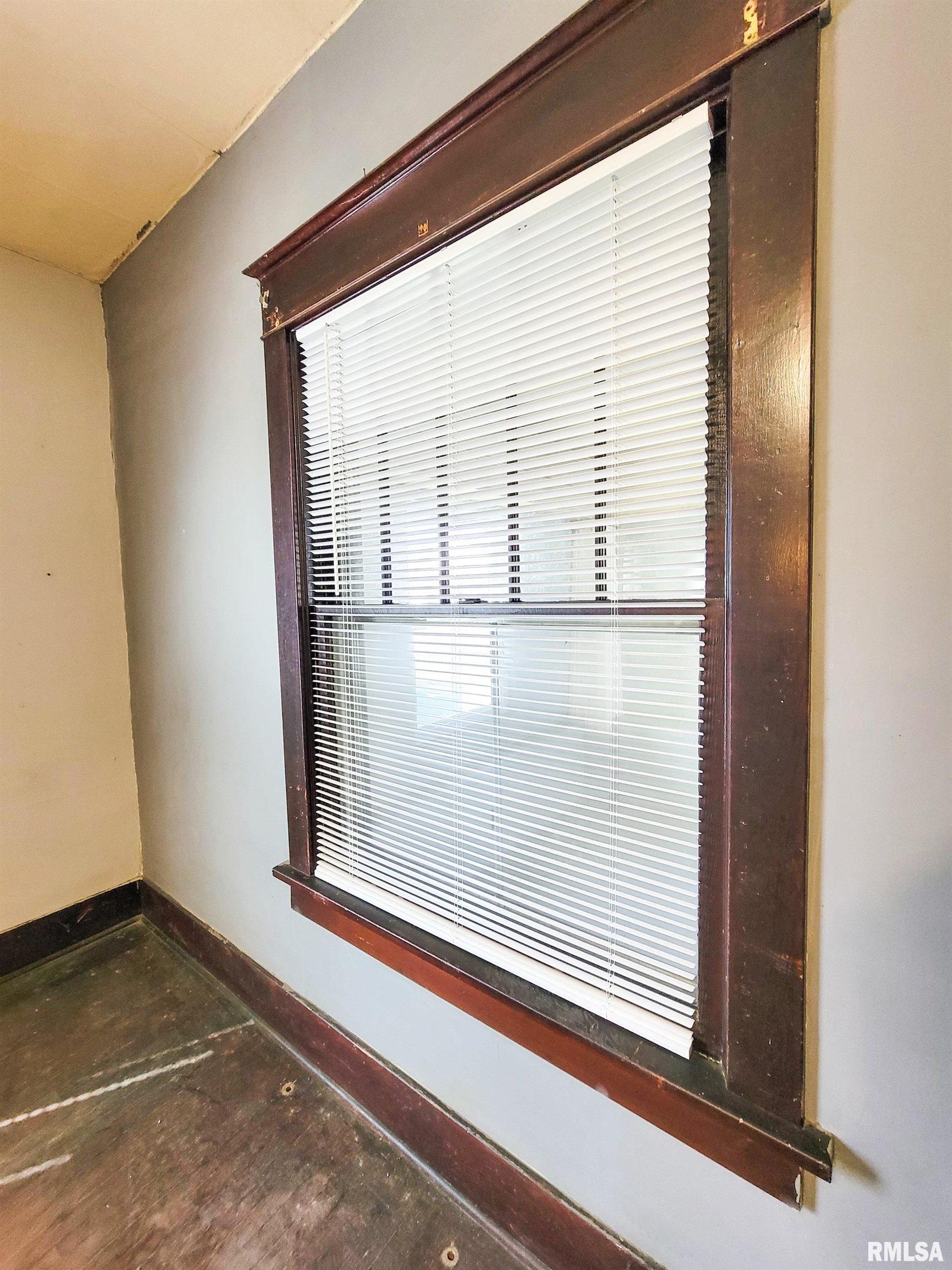 437 South Main Street Flora, IL 62839 - Photo 13 of 96