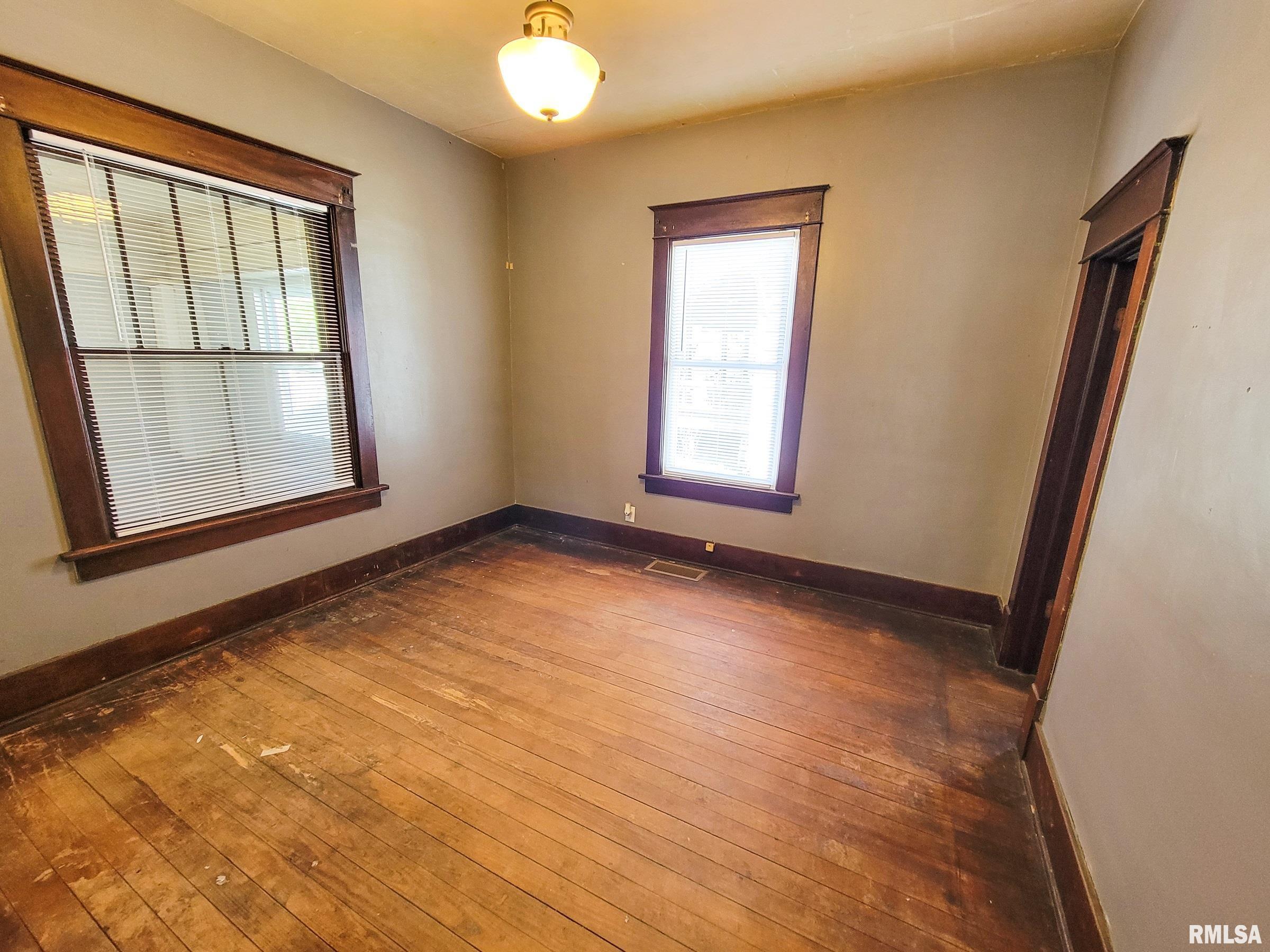 437 South Main Street Flora, IL 62839 - Photo 23 of 96