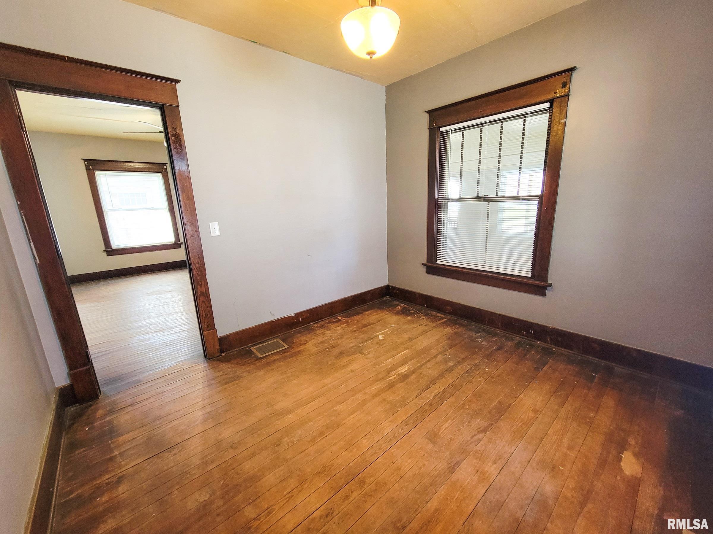 437 South Main Street Flora, IL 62839 - Photo 32 of 96