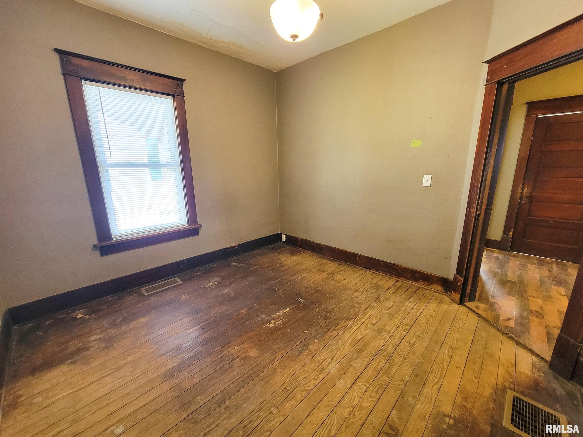 437 South Main Street Flora, IL 62839 - Photo 38 of 96