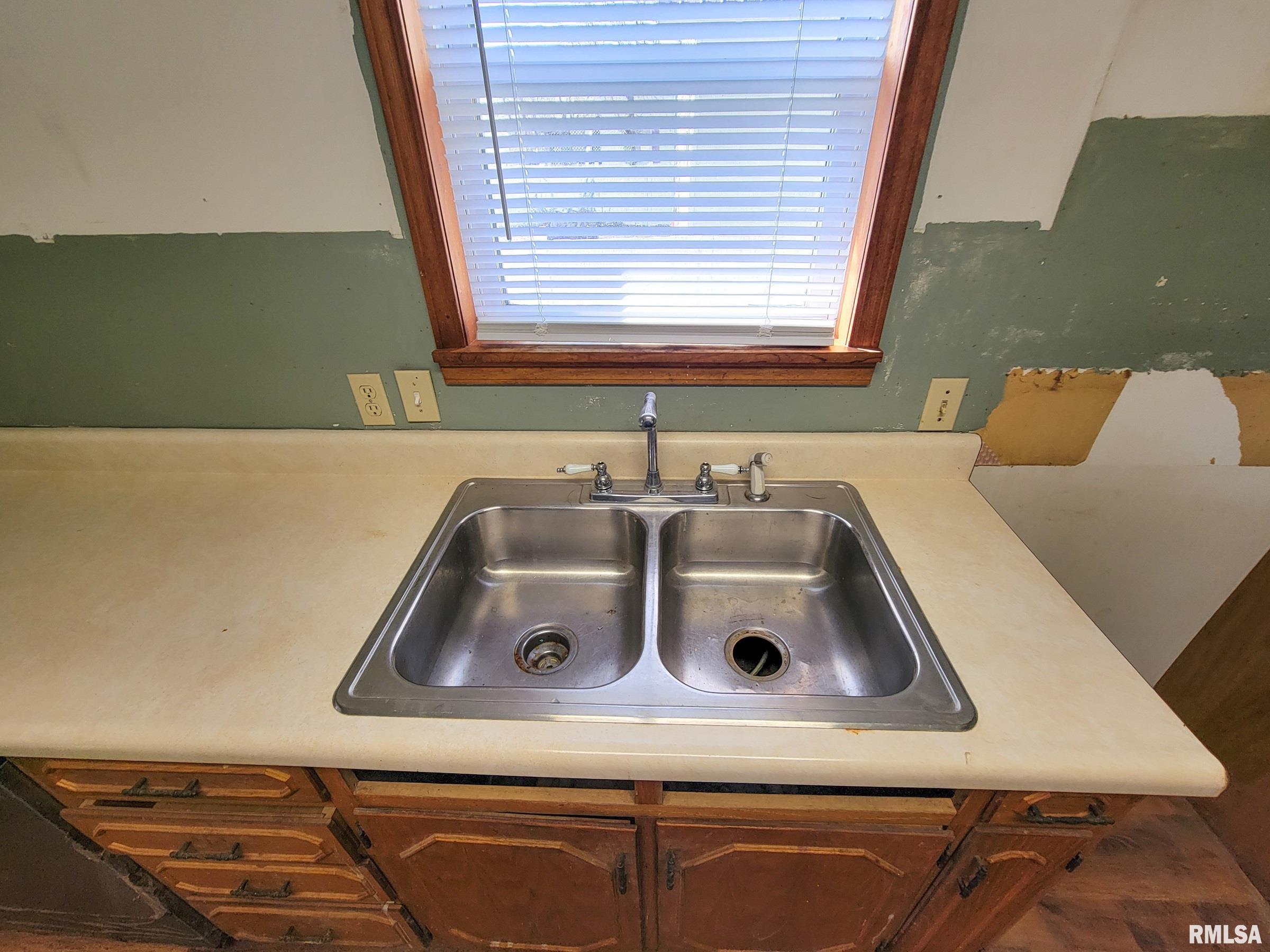 437 South Main Street Flora, IL 62839 - Photo 55 of 96