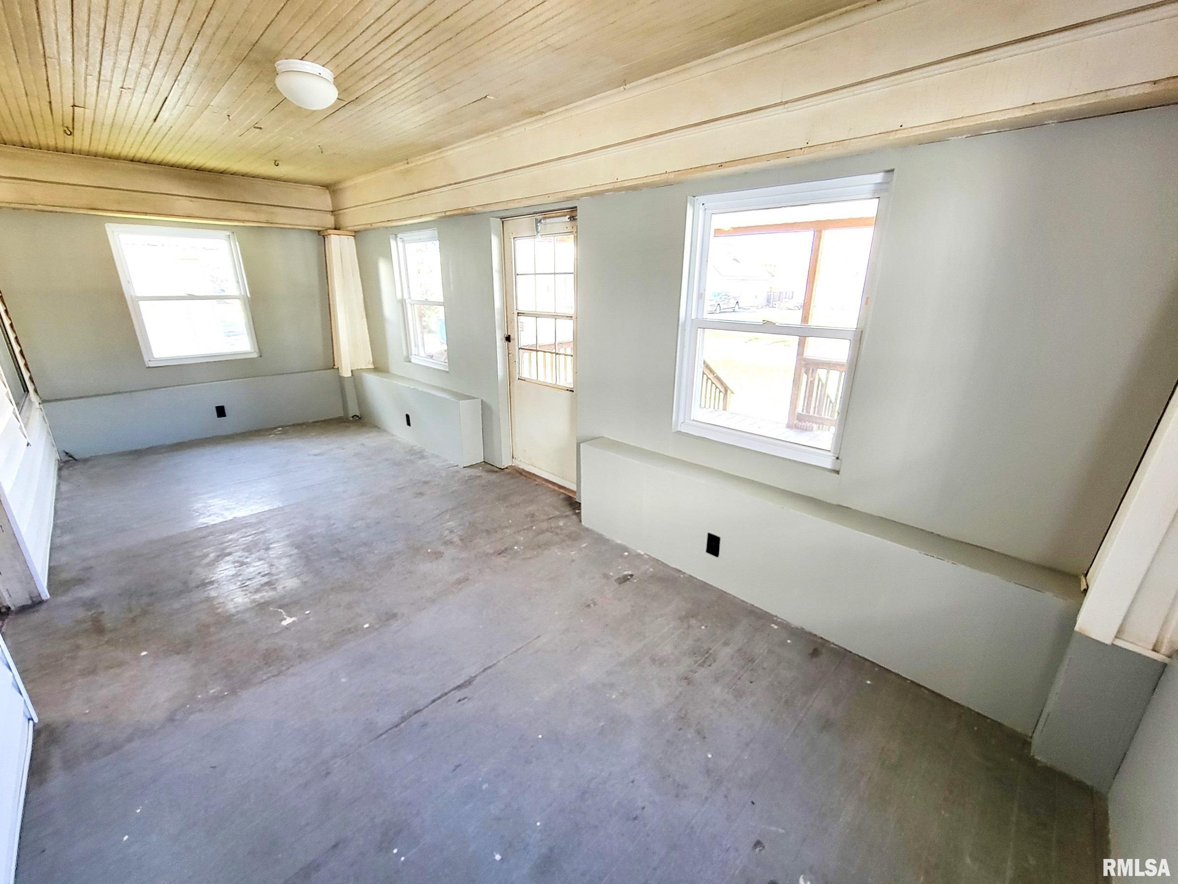 437 South Main Street Flora, IL 62839 - Photo 8 of 96