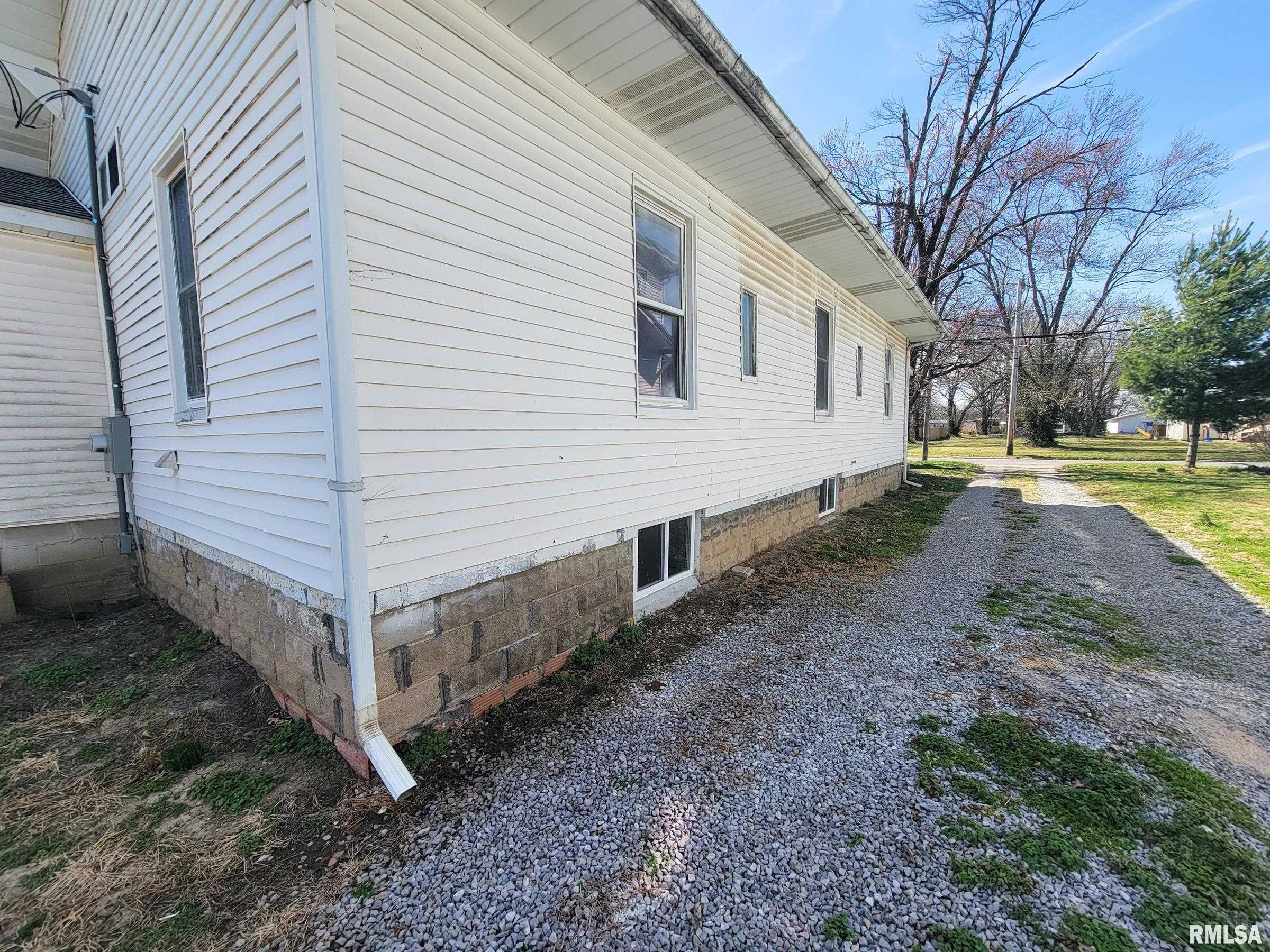 437 South Main Street Flora, IL 62839 - Photo 90 of 96