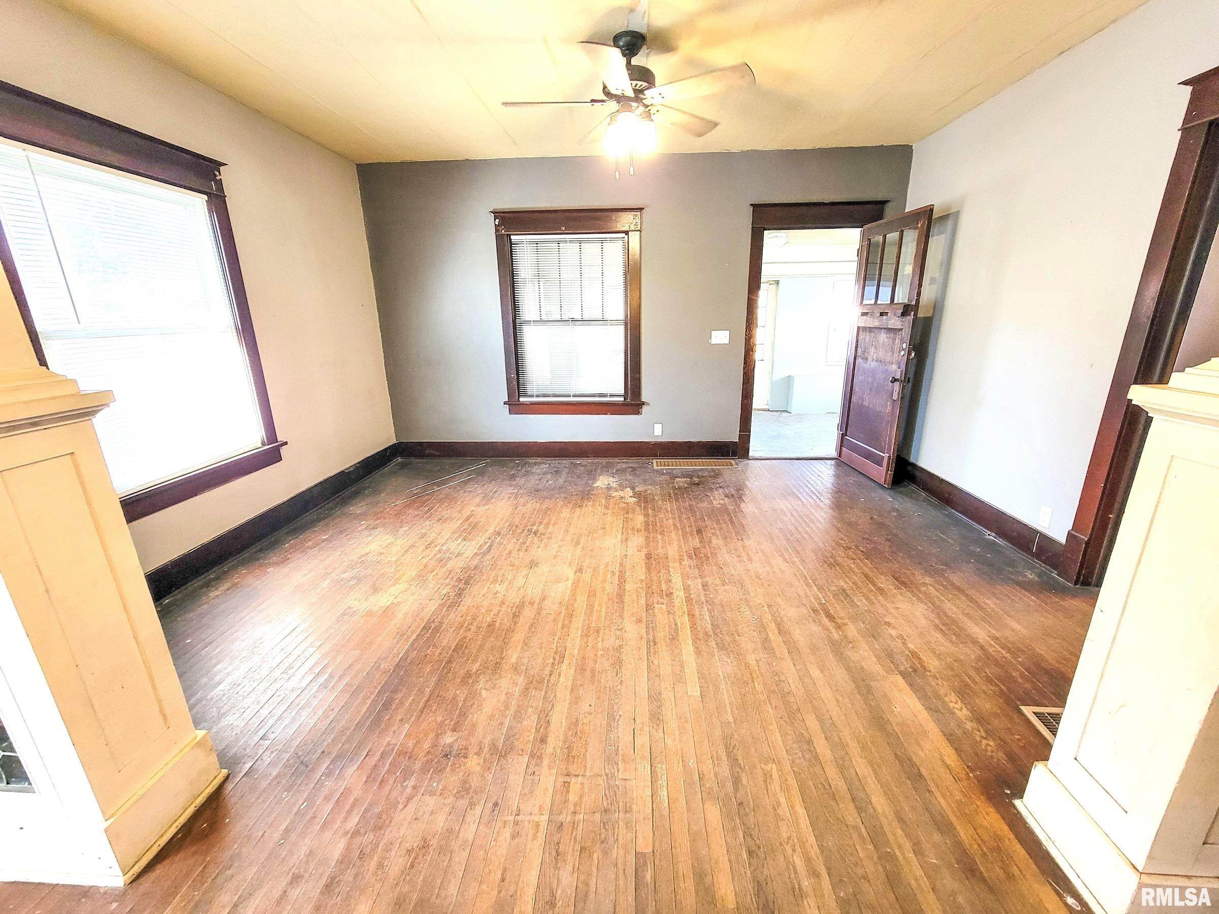 437 South Main Street Flora, IL 62839 - Photo 10 of 96