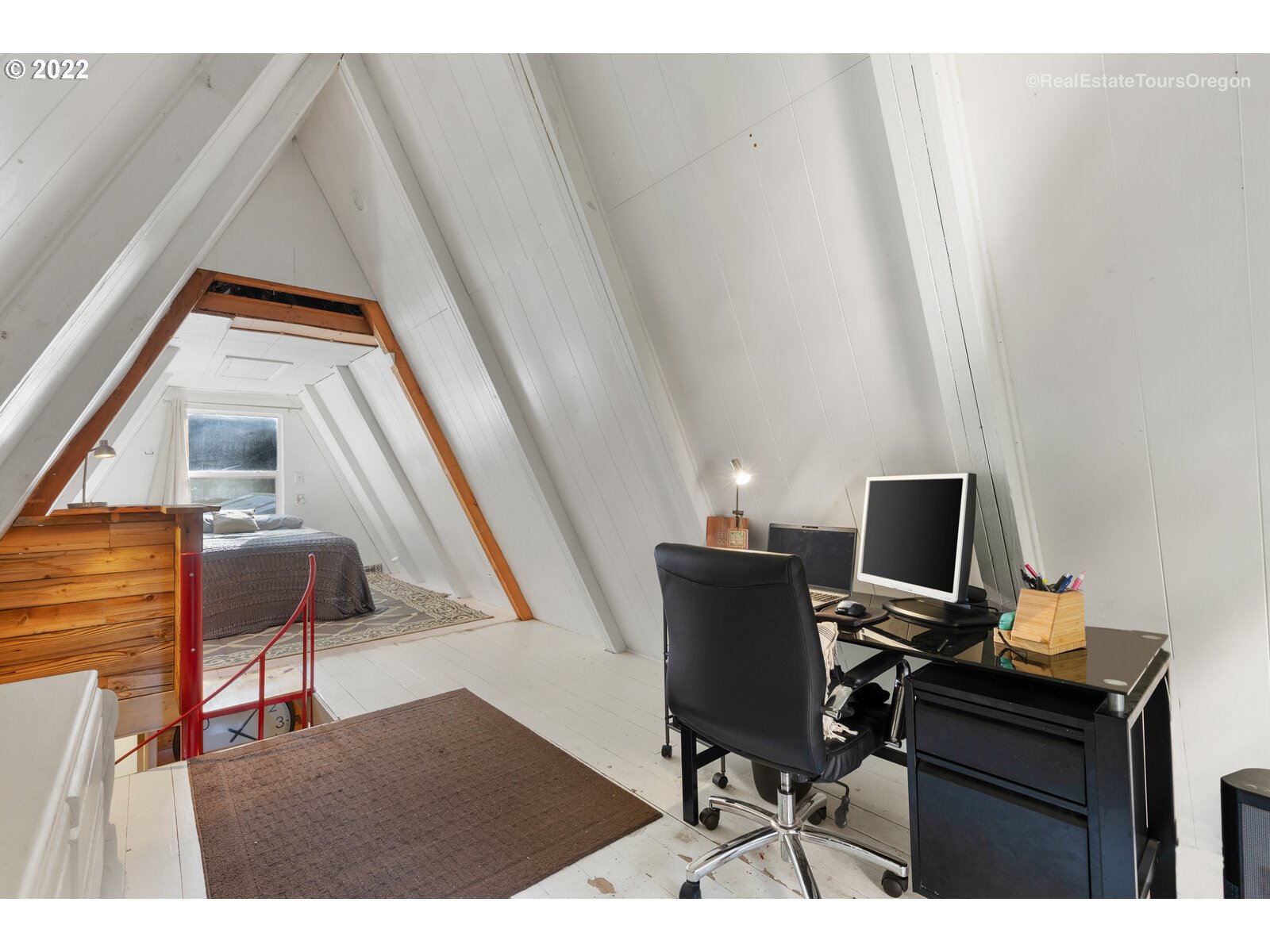 19465 Southeast Summertime Drive Sandy, OR 97055 - Photo 18 of 27 a view of workspace with wooden floor windows