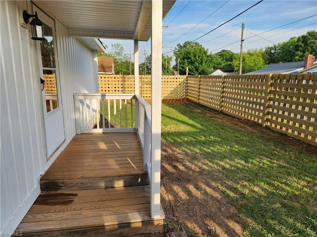 5211 Old Rural Hall Road Winston-Salem, NC 27105 - Photo 4 of 22 Entrance to front yard