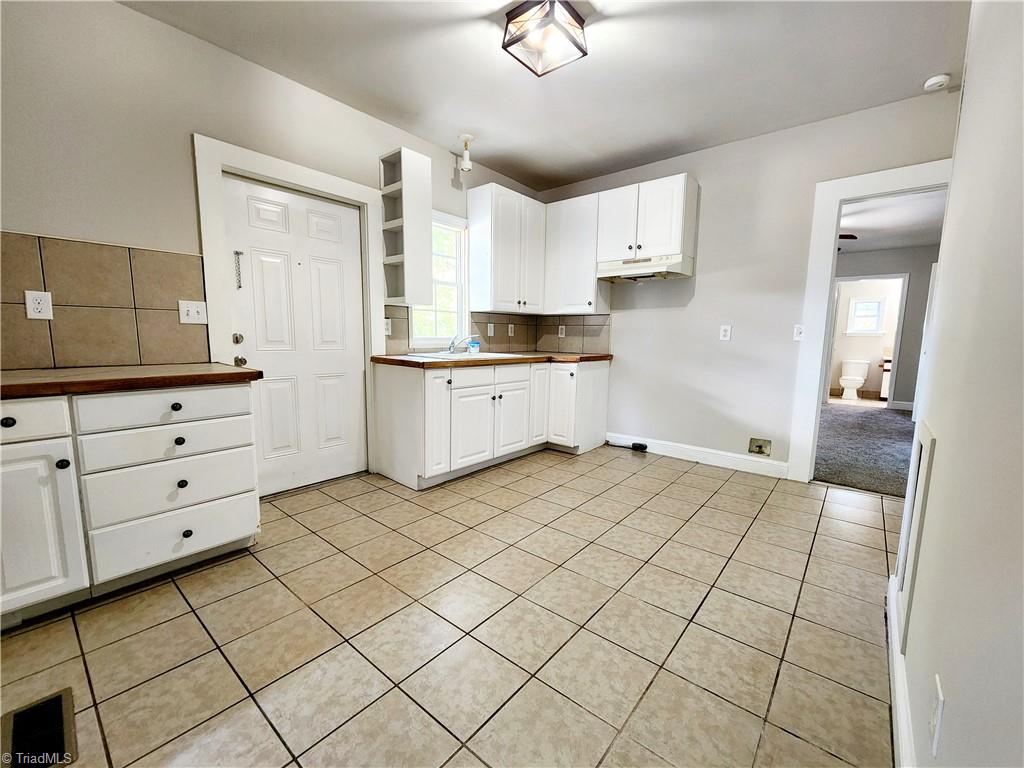 5211 Old Rural Hall Road Winston-Salem, NC 27105 - Photo 8 of 22 Kitchen