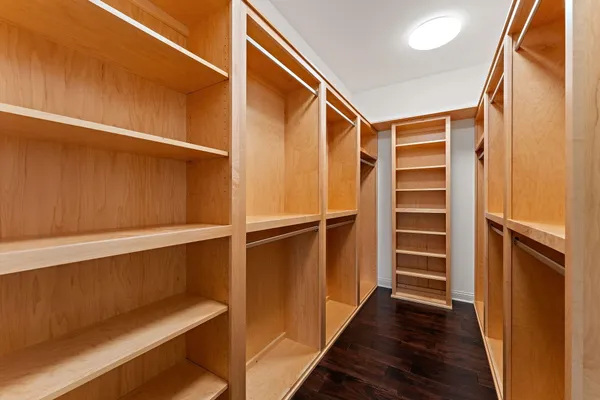 $669,900 | 5708 Fountain View Drive, Wheatfield, IN 46392