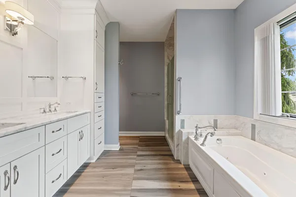 $669,900 | 5708 Fountain View Drive, Wheatfield, IN 46392