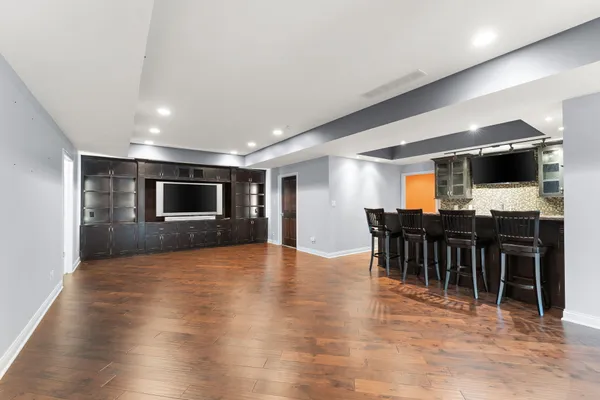 $669,900 | 5708 Fountain View Drive, Wheatfield, IN 46392