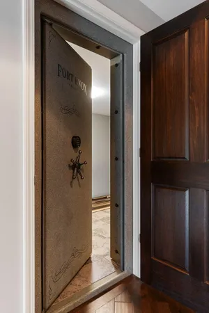 $669,900 | 5708 Fountain View Drive, Wheatfield, IN 46392