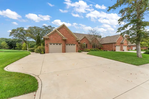 $669,900 | 5708 Fountain View Drive, Wheatfield, IN 46392