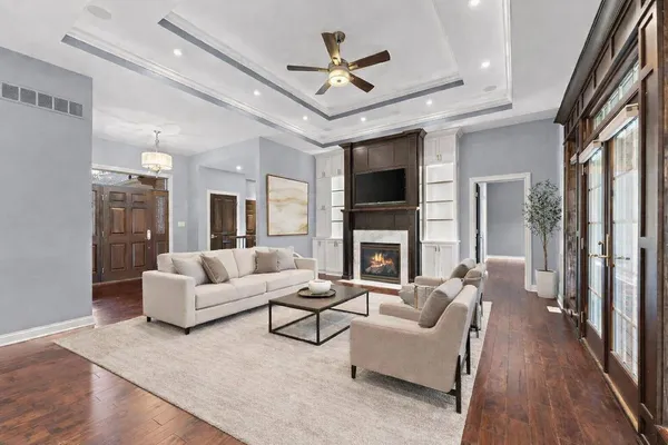 $669,900 | 5708 Fountain View Drive, Wheatfield, IN 46392