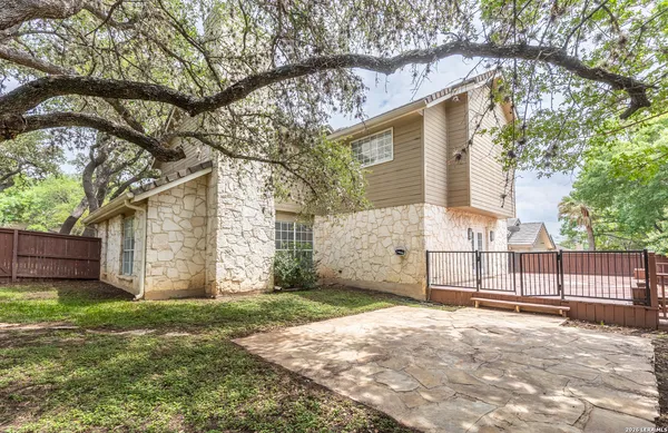 $2,650 | 16111 Santa Cathrena, San Antonio, TX 78232