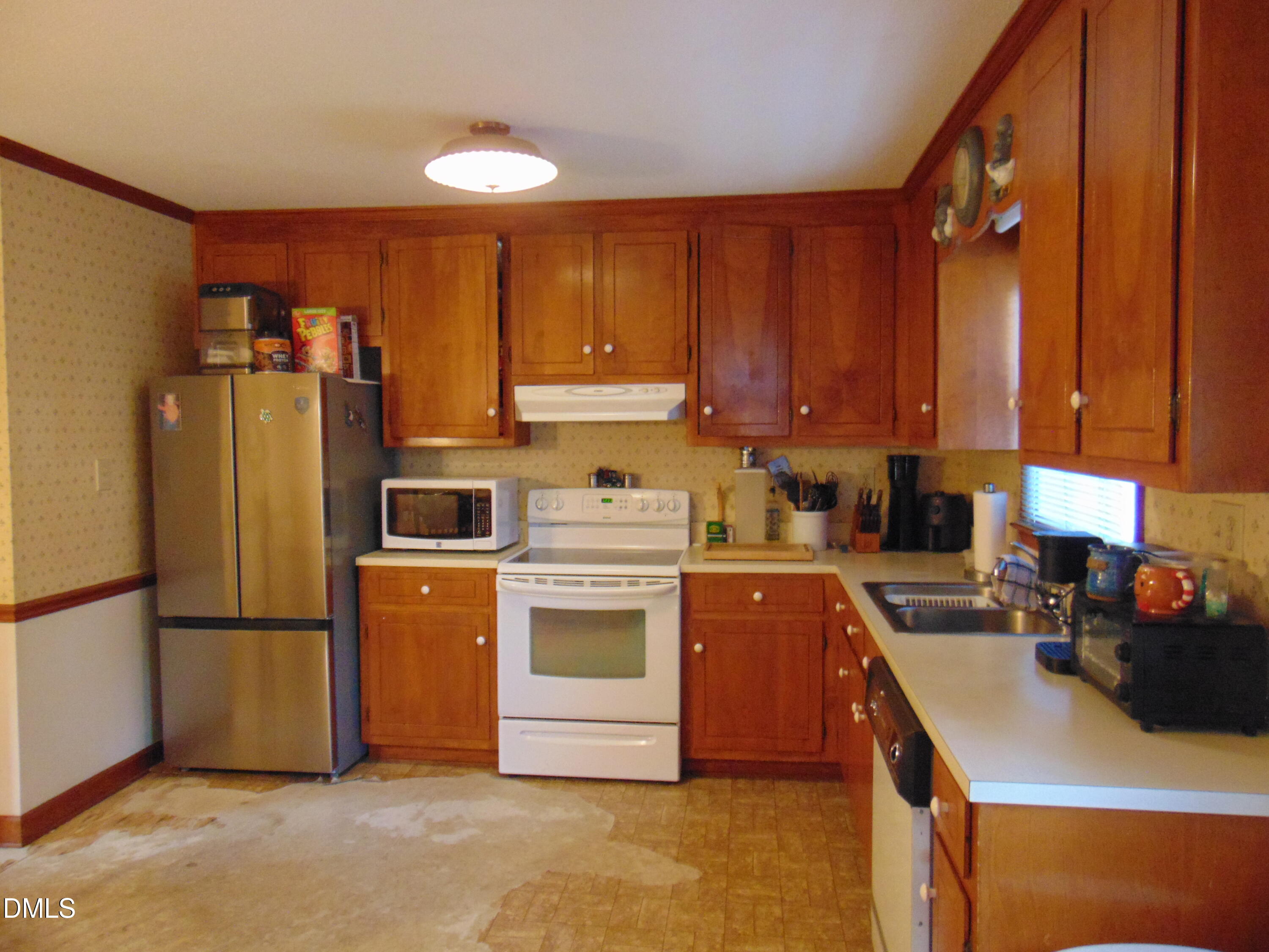 111 East F Street Butner, NC 27509 - Photo 9 of 28 DSC04028