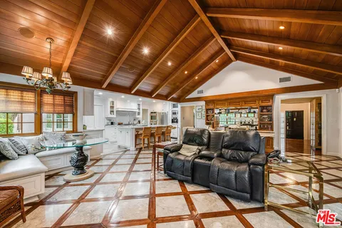 $4,295,000 | 9921 Toluca Lake Avenue, Toluca Lake, CA 91602