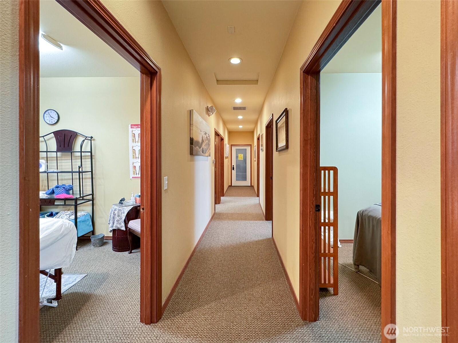 534 North 5th Avenue, Unit 7 Sequim, WA 98382 - Photo 14 of 38 a view of a hallway with living room and furniture