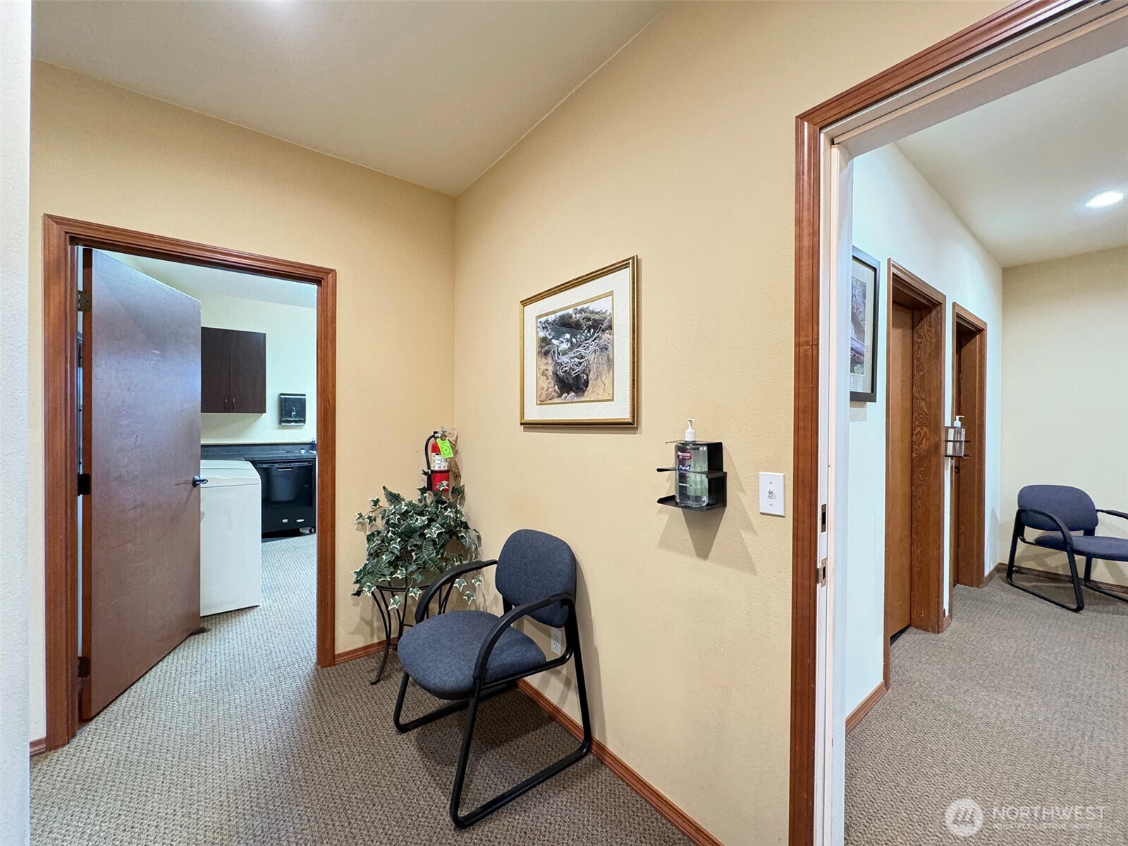 534 North 5th Avenue, Unit 7 Sequim, WA 98382 - Photo 7 of 38 a view of a hallway with furniture and a livingroom