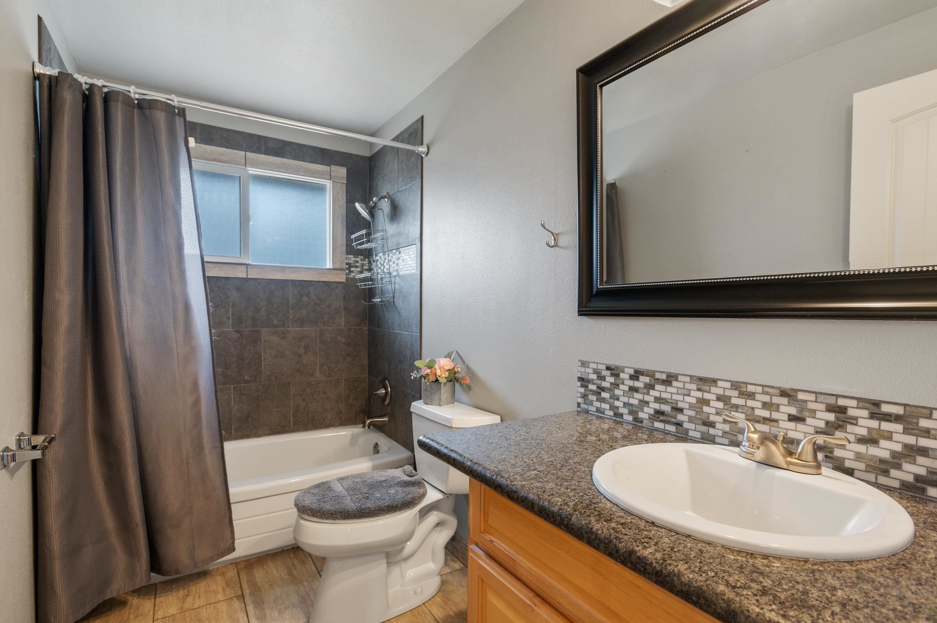 2404 West Houston Avenue Spokane, WA 99208 - Photo 16 of 27