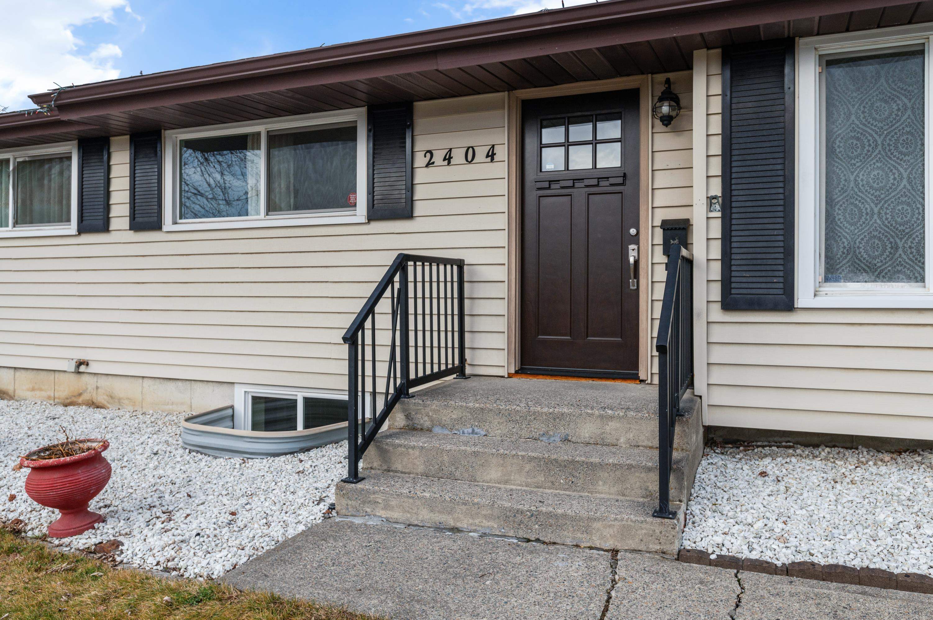2404 West Houston Avenue Spokane, WA 99208 - Photo 2 of 27