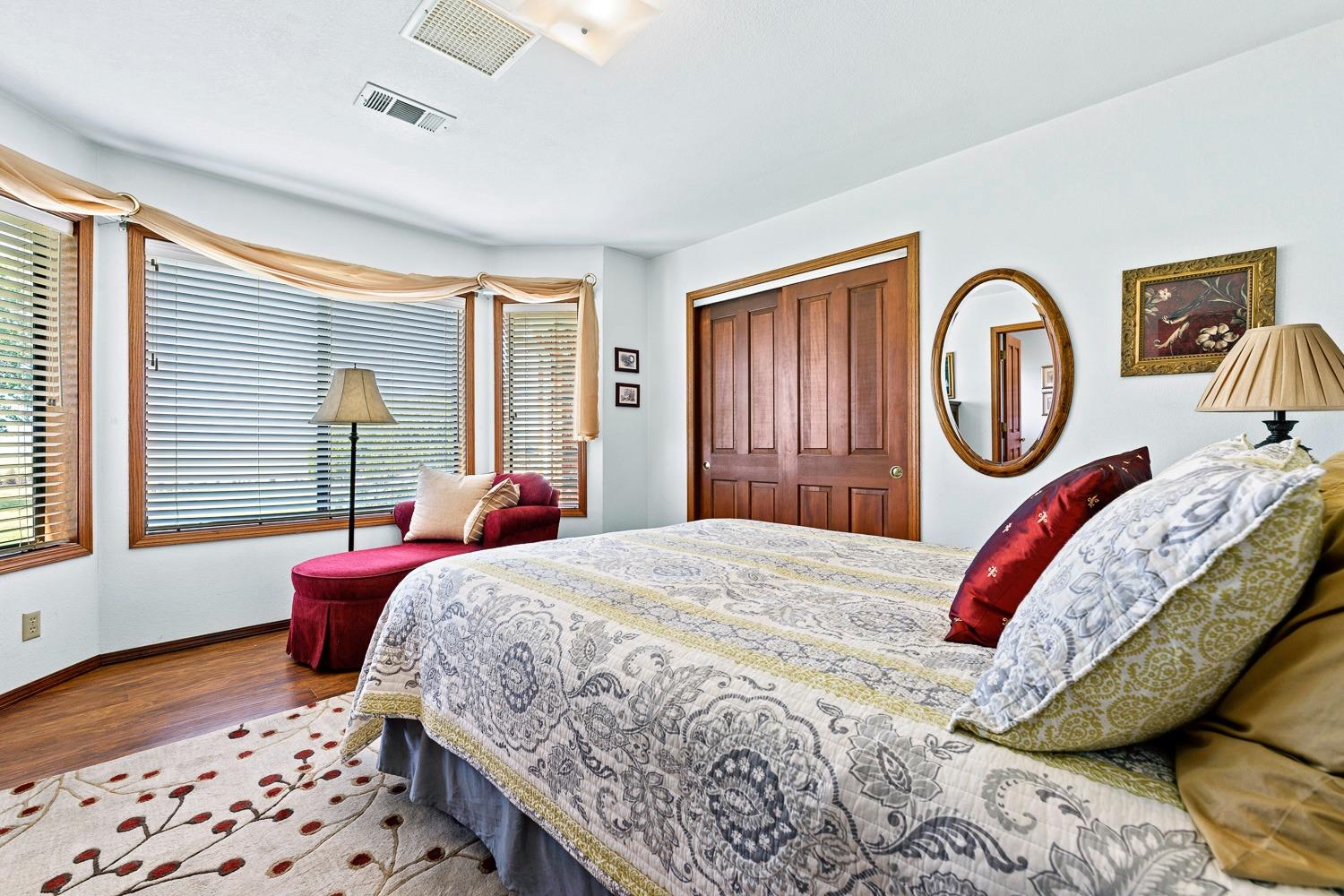 36360 Highway 33 Coalinga, CA 93210 - Photo 13 of 50 a bedroom with bed and a window