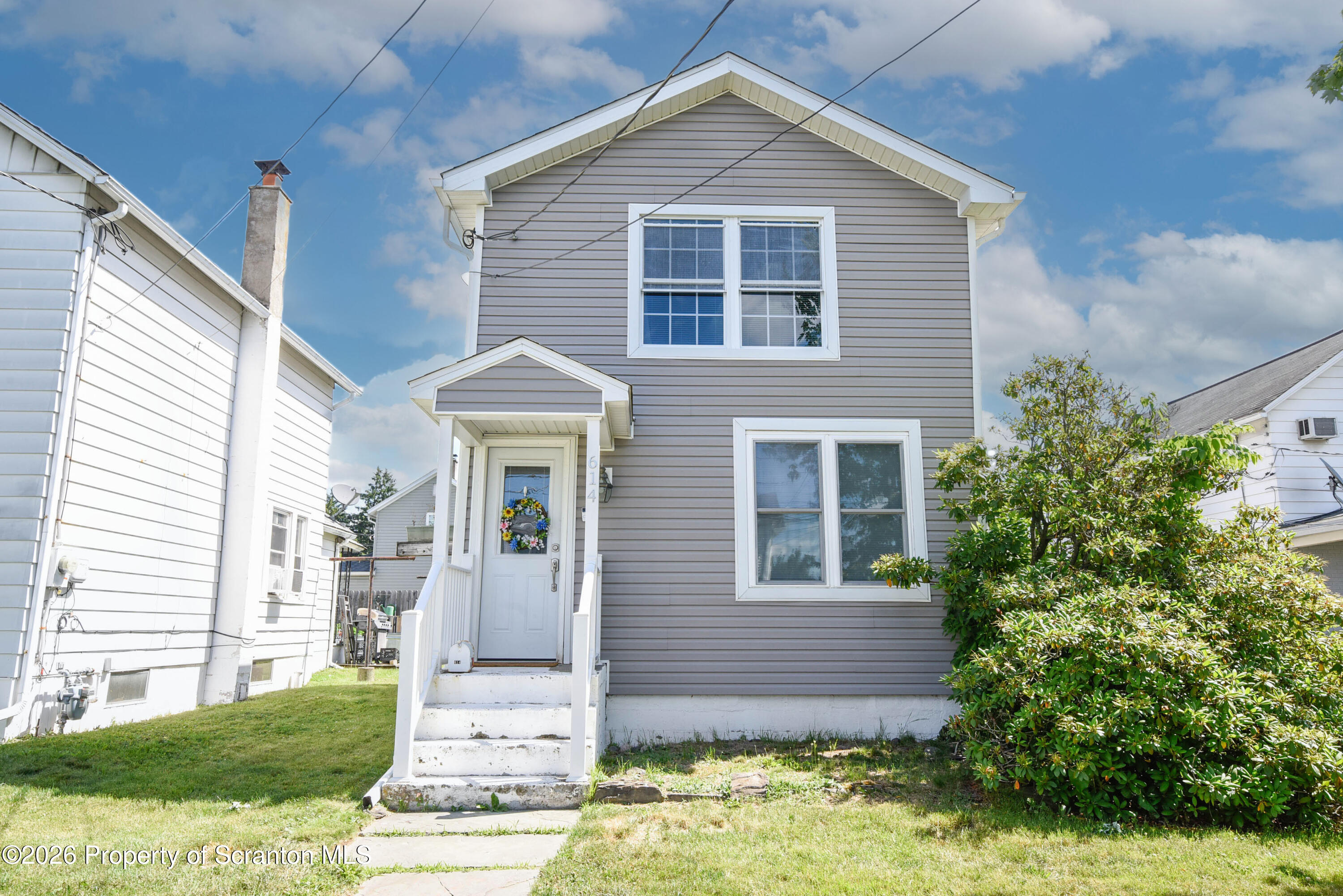 614 Warren Street Blakely, PA 18452 - Photo 4 of 44 front of house