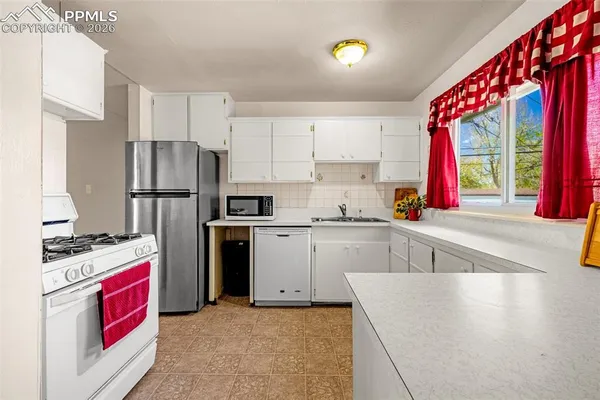$299,000 | 512 Cottonwood Drive, Colorado Springs, CO 80911